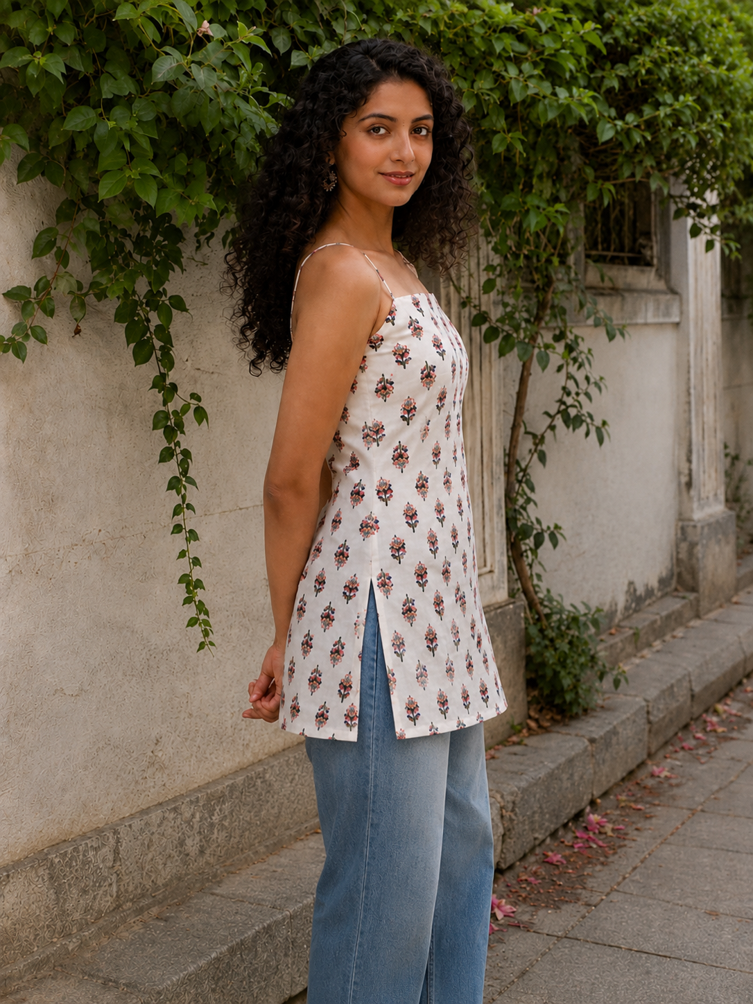 NOOR FLORAL Open-Back Short Kurti