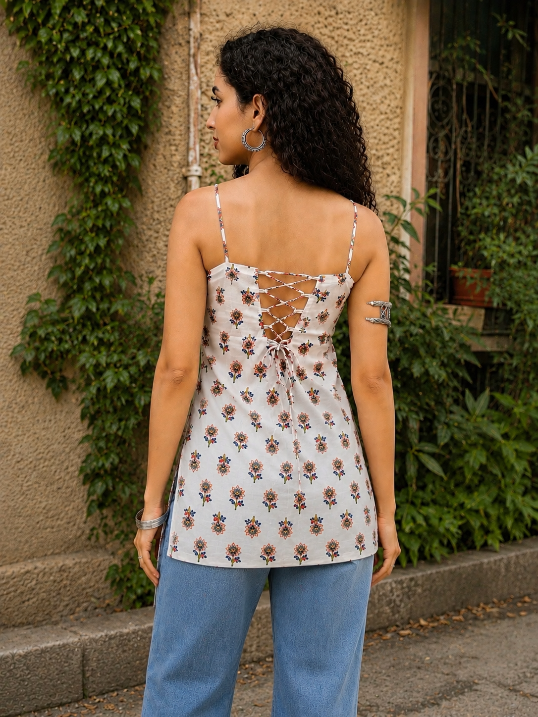 NOOR FLORAL Open-Back Short Kurti